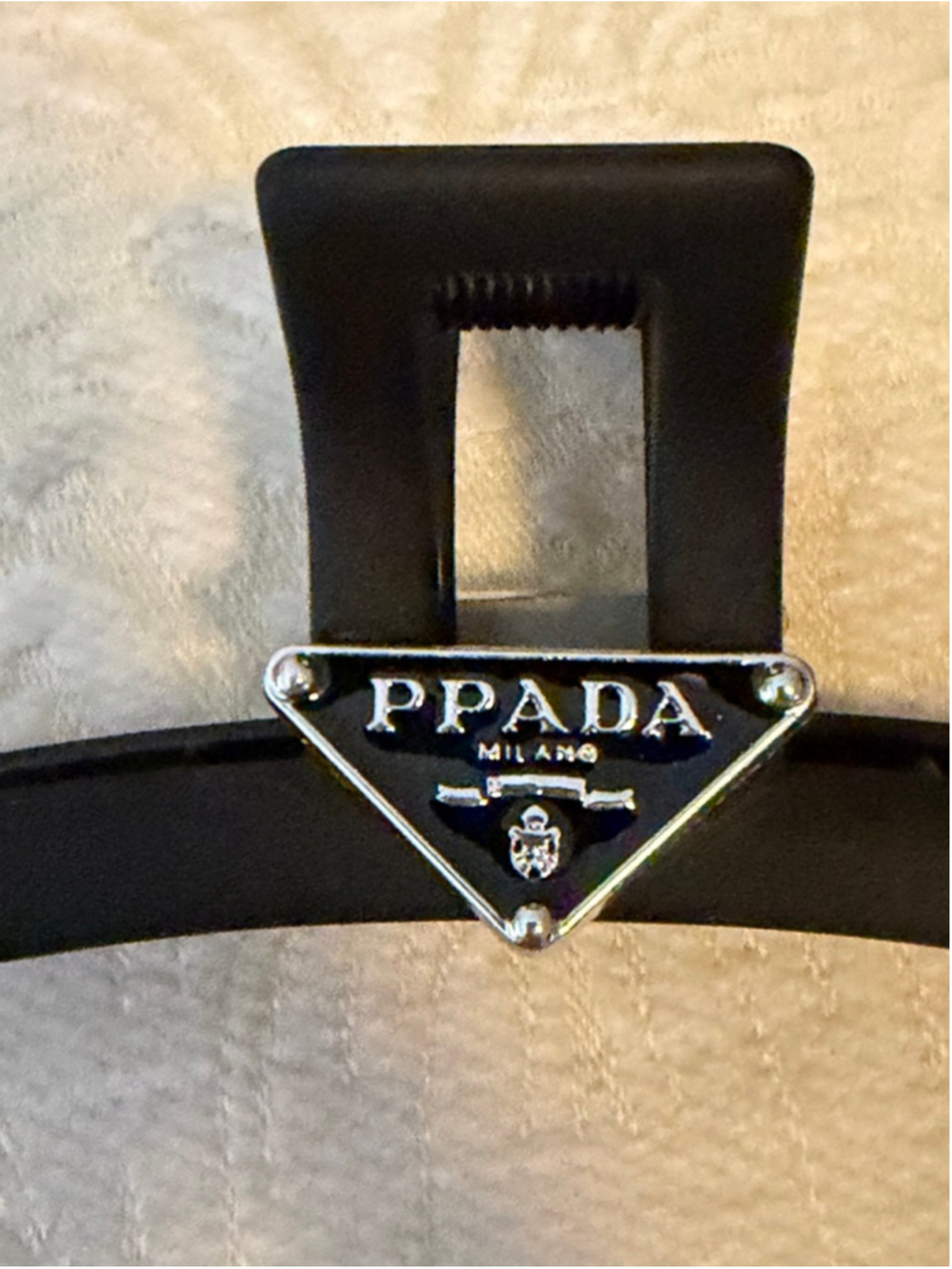 Women's Black Silver Logo Hair Claw Clip Large Size, New - Picture 2 of 5